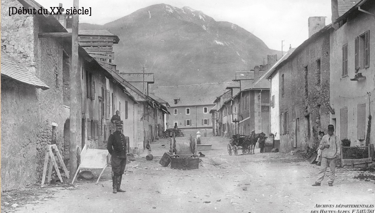 Avant/Après Mont-Dauphin début XXe siècles vs. Mars 2022