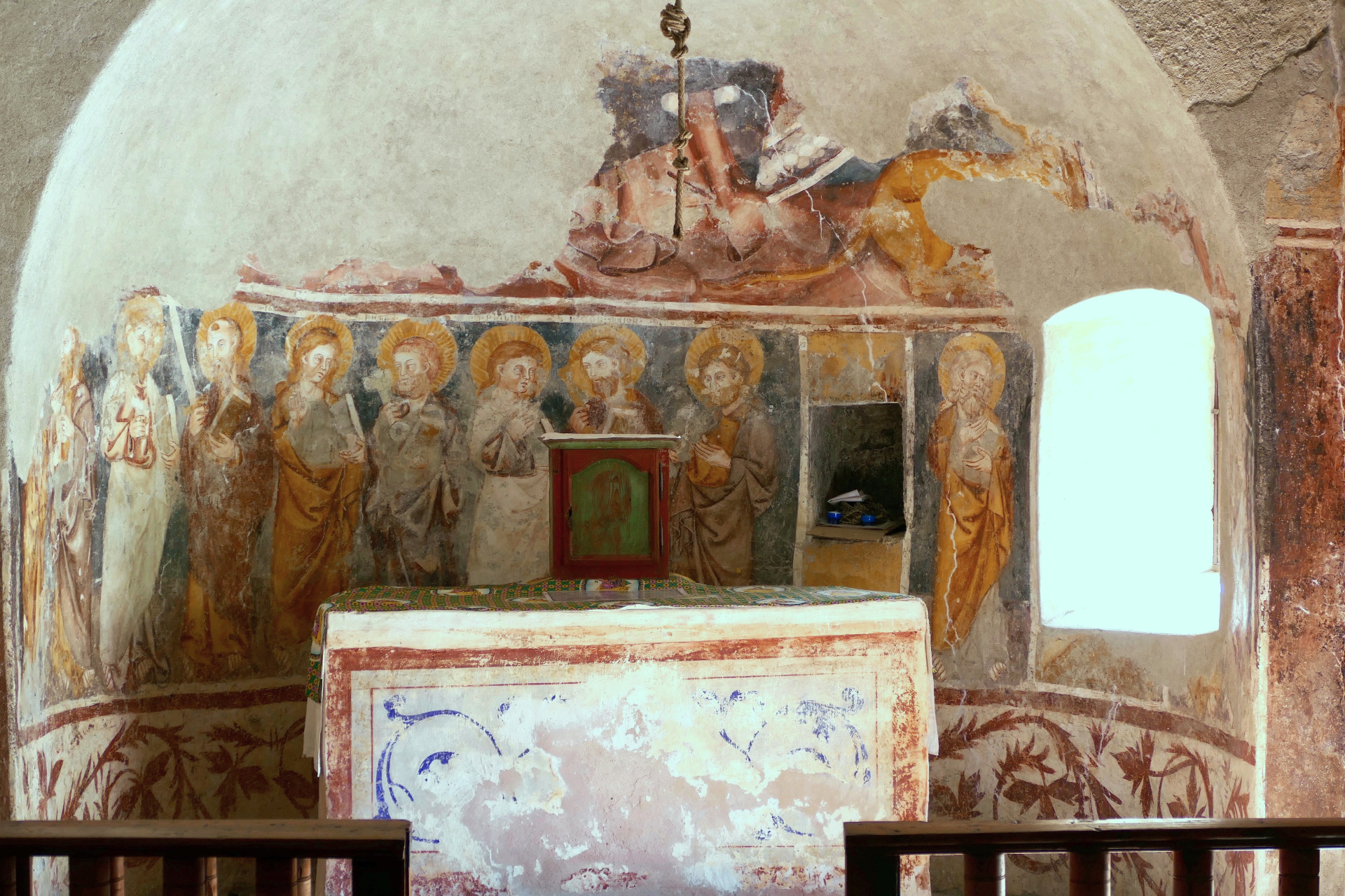 Le choeur : les Apôtres et le Christ en majesté