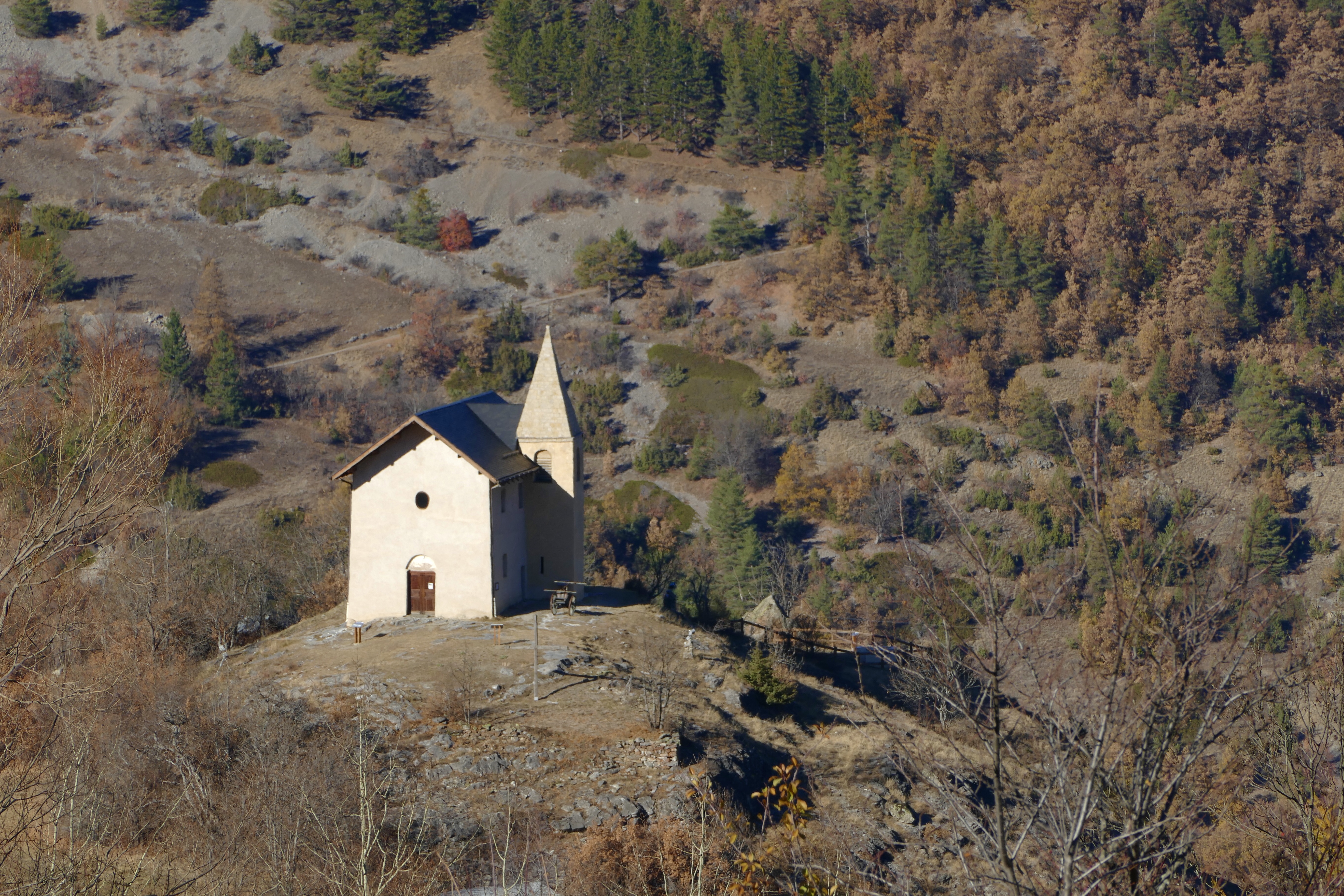 Autour de la chapelle 