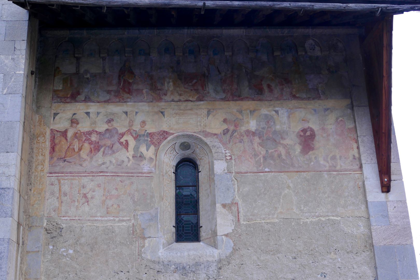 Peinture murale extérieure : une Cavalcade tardive